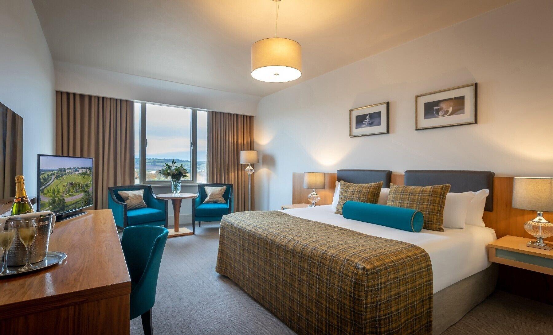 Fota Island Hotel And Spa Εξωτερικό φωτογραφία A bedroom at the Radisson Blu Hotel, Dublin Airport