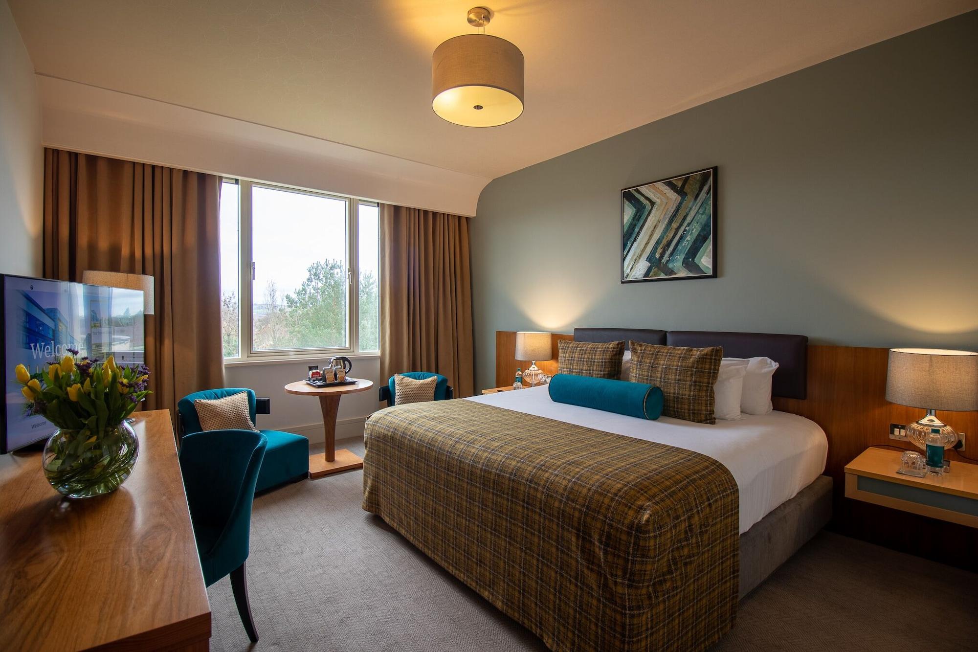 Fota Island Hotel And Spa Εξωτερικό φωτογραφία A bedroom at the hotel