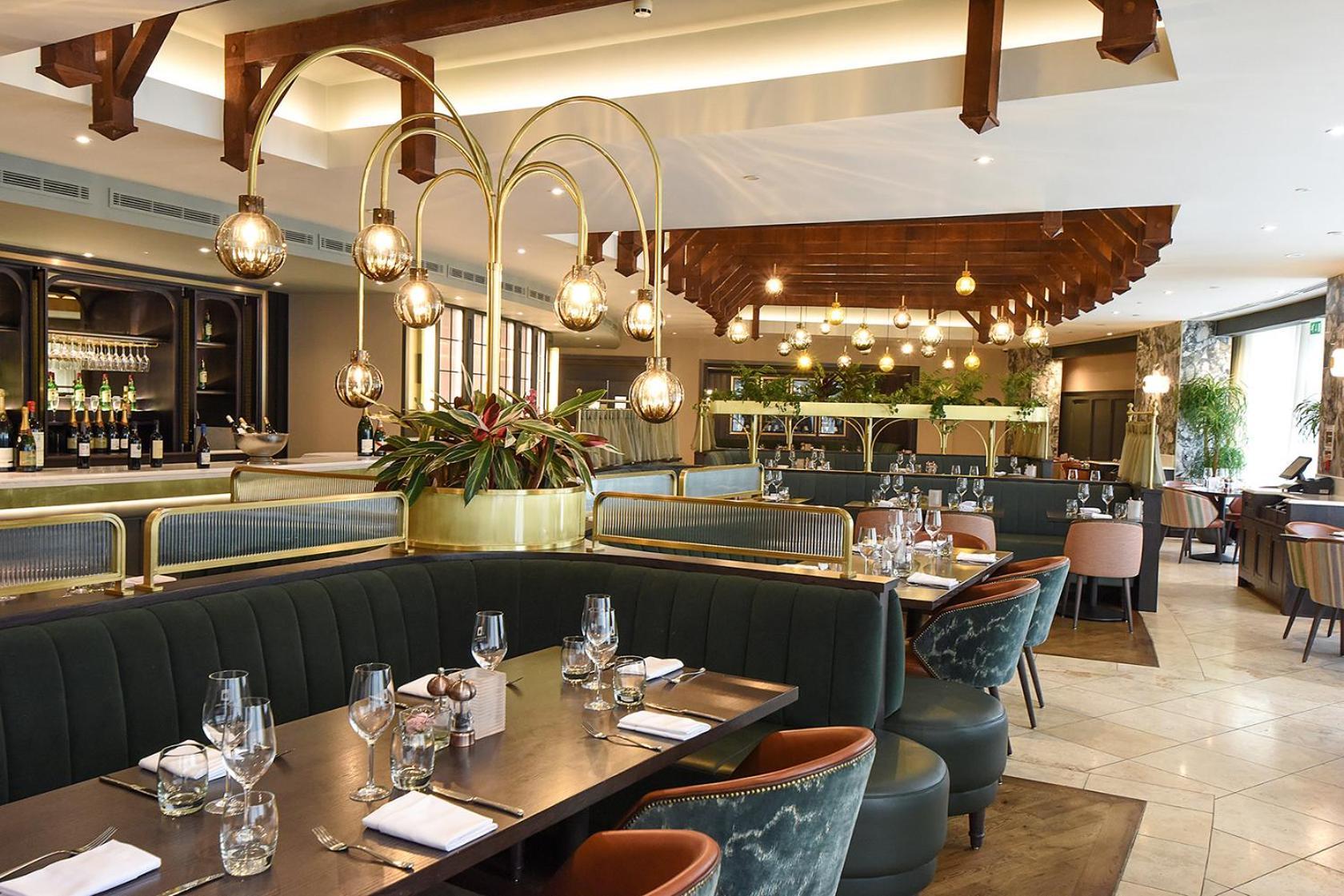 Fota Island Hotel And Spa Εξωτερικό φωτογραφία Interior of the restaurant