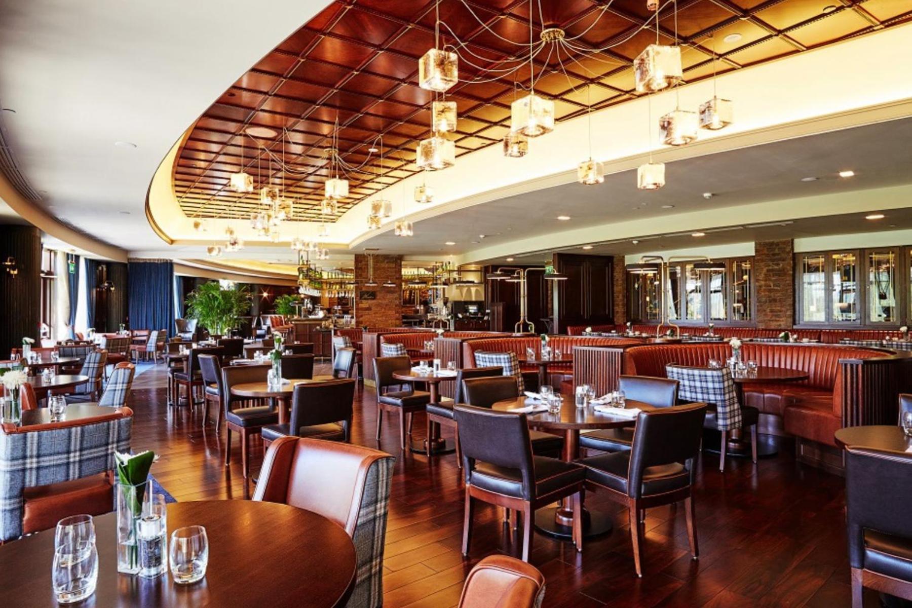 Fota Island Hotel And Spa Εξωτερικό φωτογραφία The interior of the restaurant