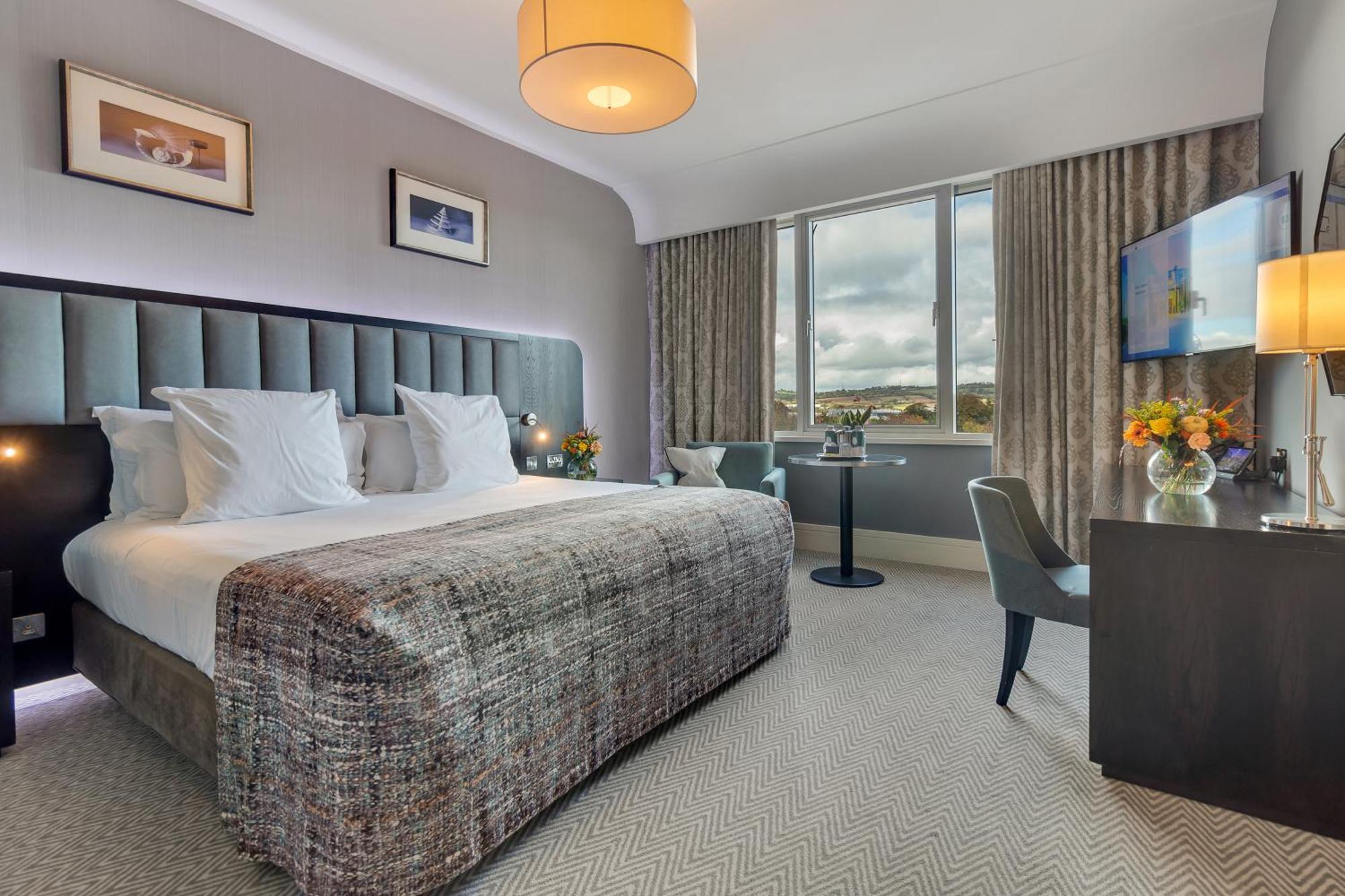 Fota Island Hotel And Spa Εξωτερικό φωτογραφία A room at the hotel