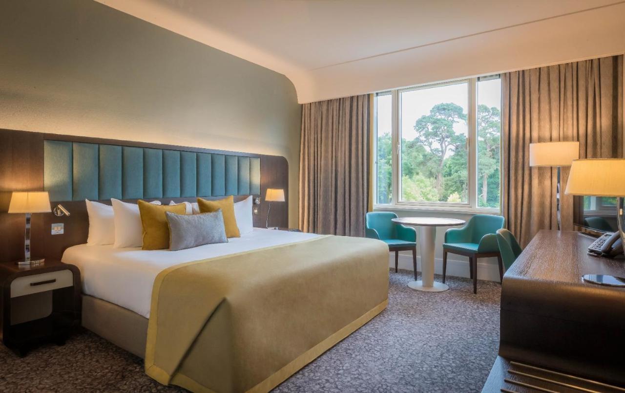Fota Island Hotel And Spa Εξωτερικό φωτογραφία A bedroom at the hotel